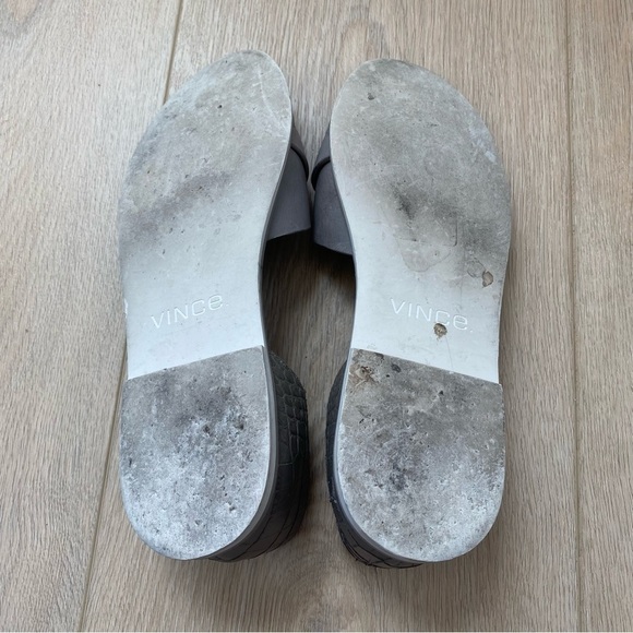 Vince Ida Sandals Womens Open-Toe Light Gray Leather Shoes Snake Embossed 8.5 - Picture 6 of 7